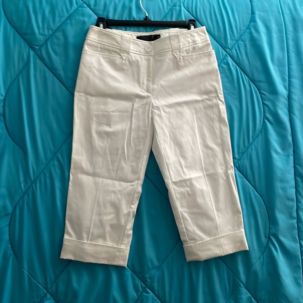 New size 4p white capris
